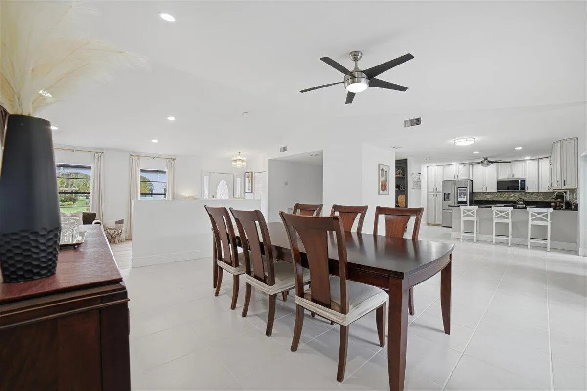 40-Dining Area-C