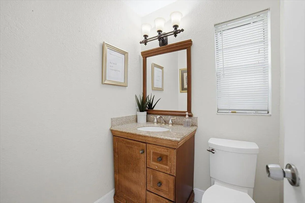 44-Guest Bathroom