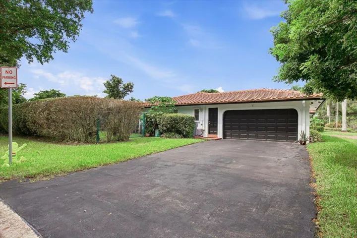 04-Front Home-Garage