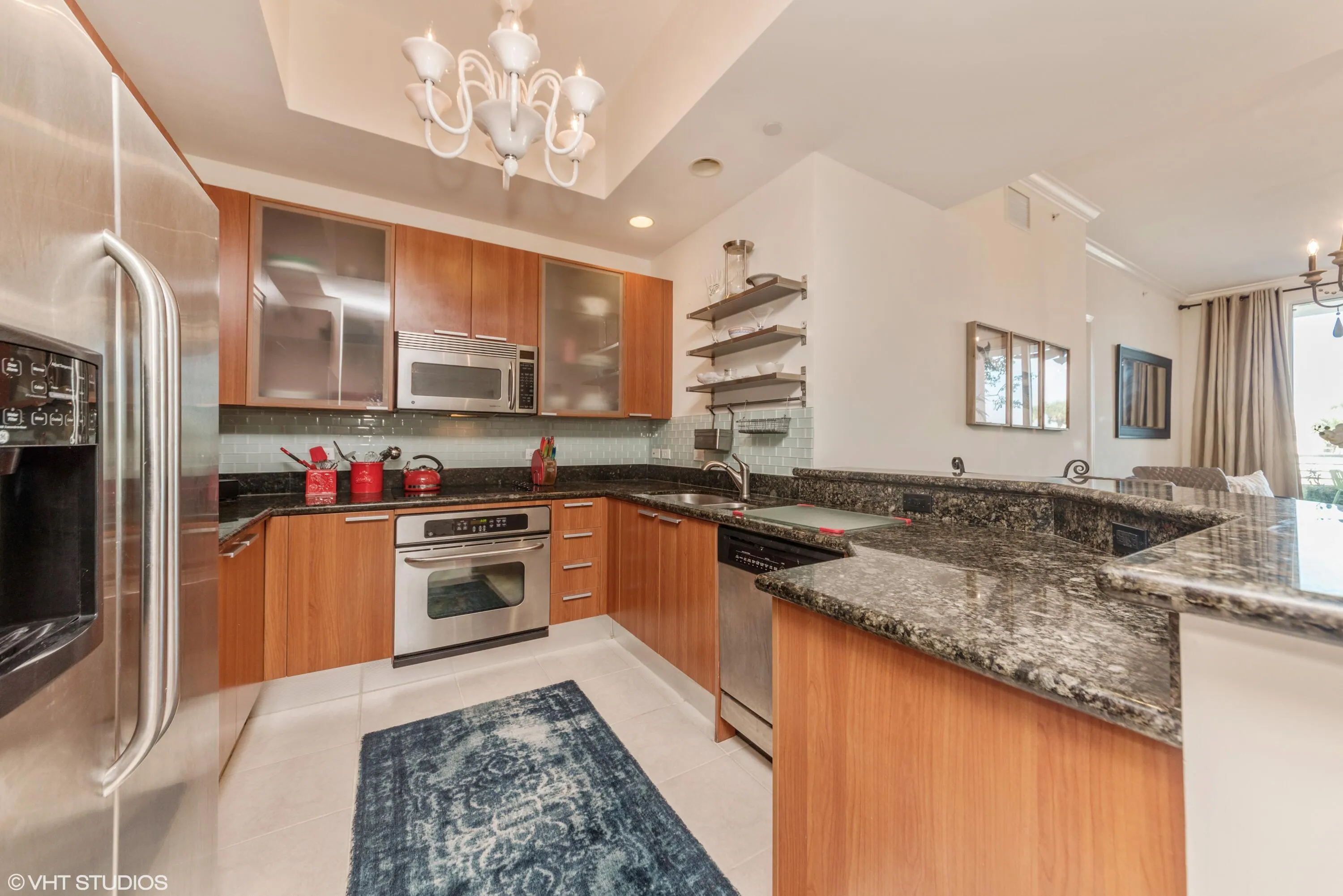 04_2650LakeShoreDr_Unit101_177001_Kitche