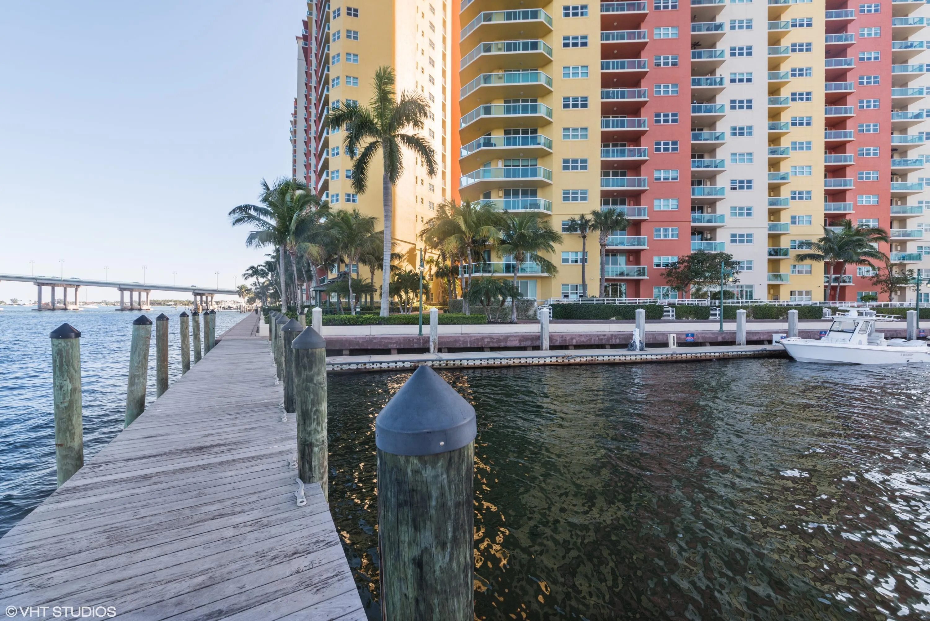26_2650LakeShoreDr_Unit101_124_Dock_HiRe