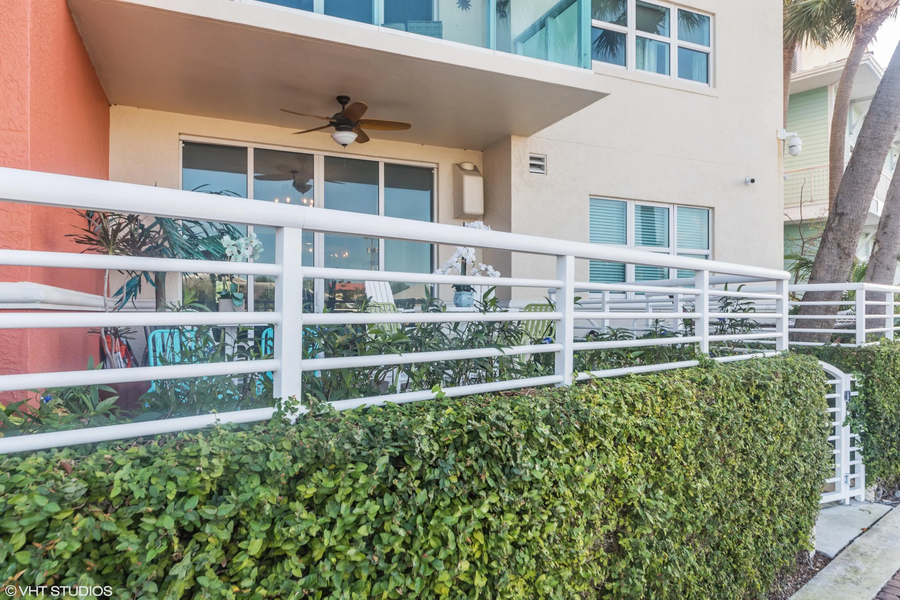 24_2650LakeShoreDr_Unit101_59001_RearVie