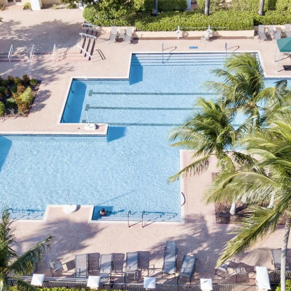 Kings Point community Pool