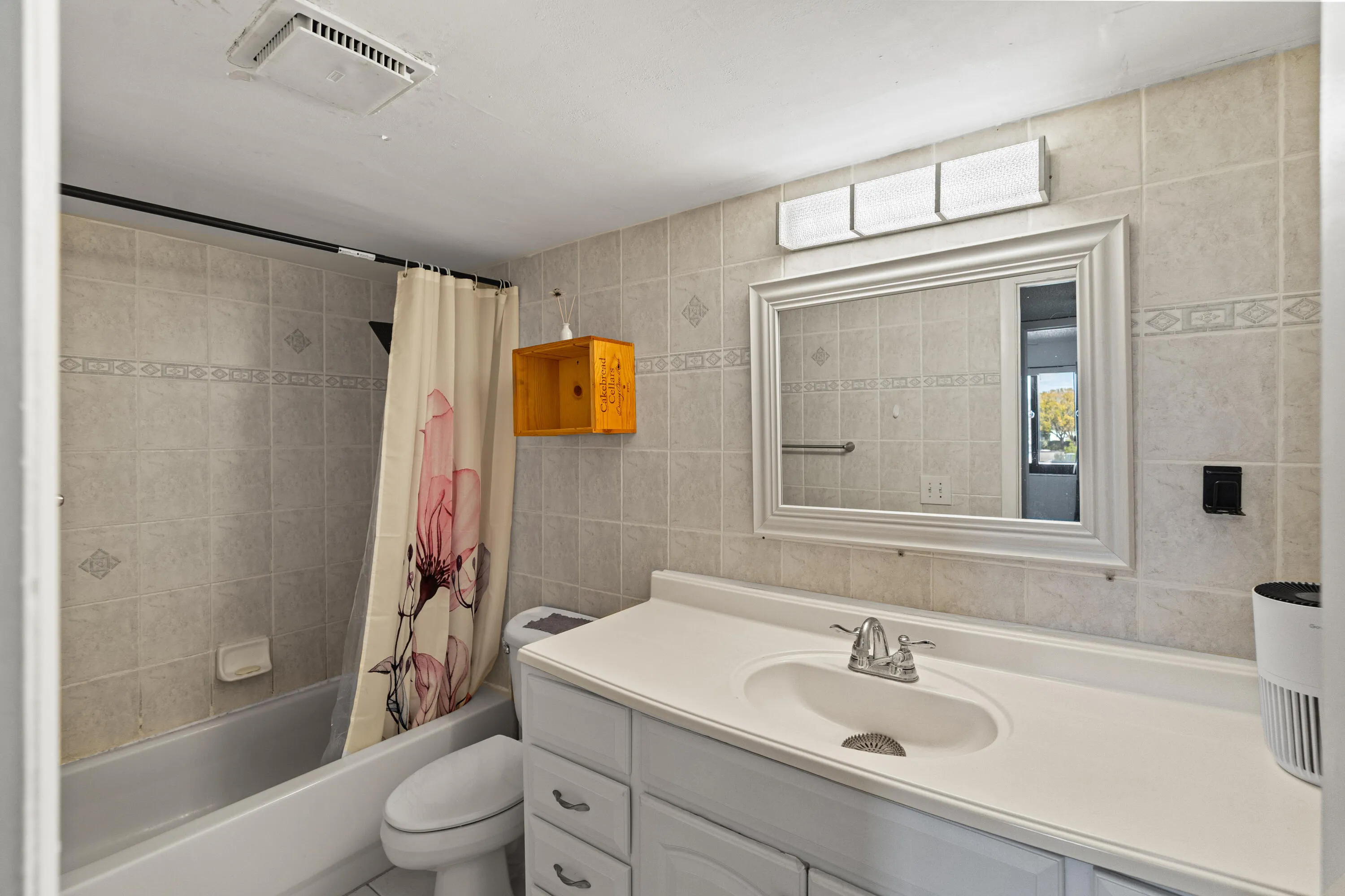 2nd Full Bathroom