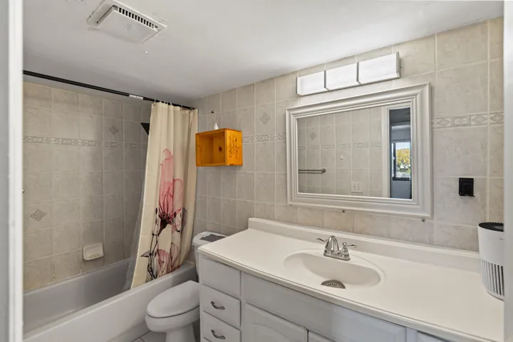 2nd Full Bathroom