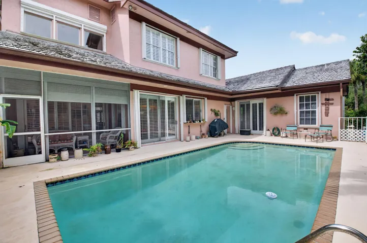 Covered patio or out in the sun