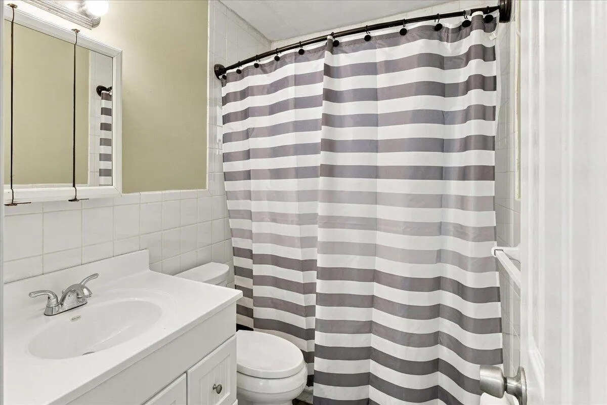 2nd Bathroom