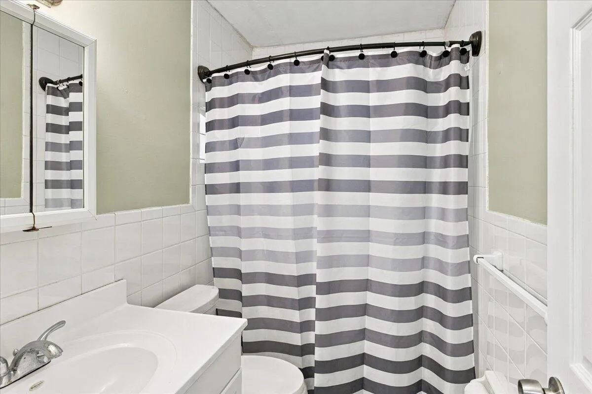 2nd Bathroom