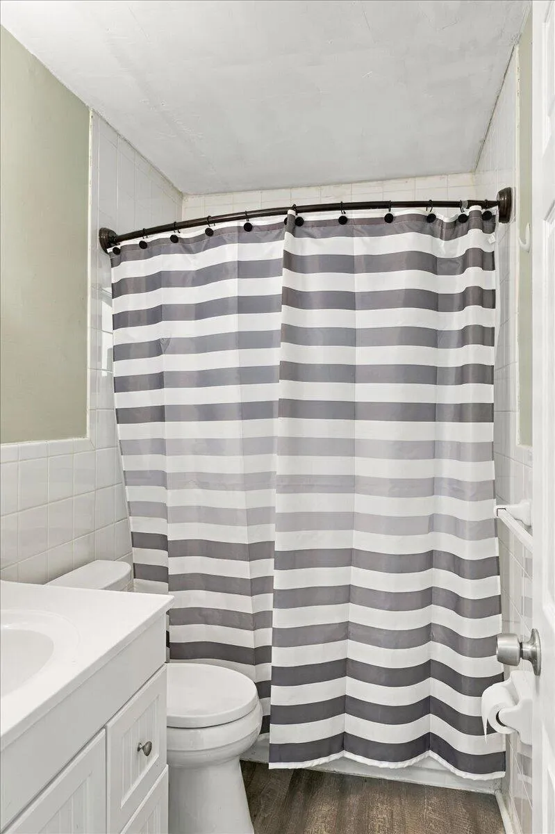 2nd Bathroom