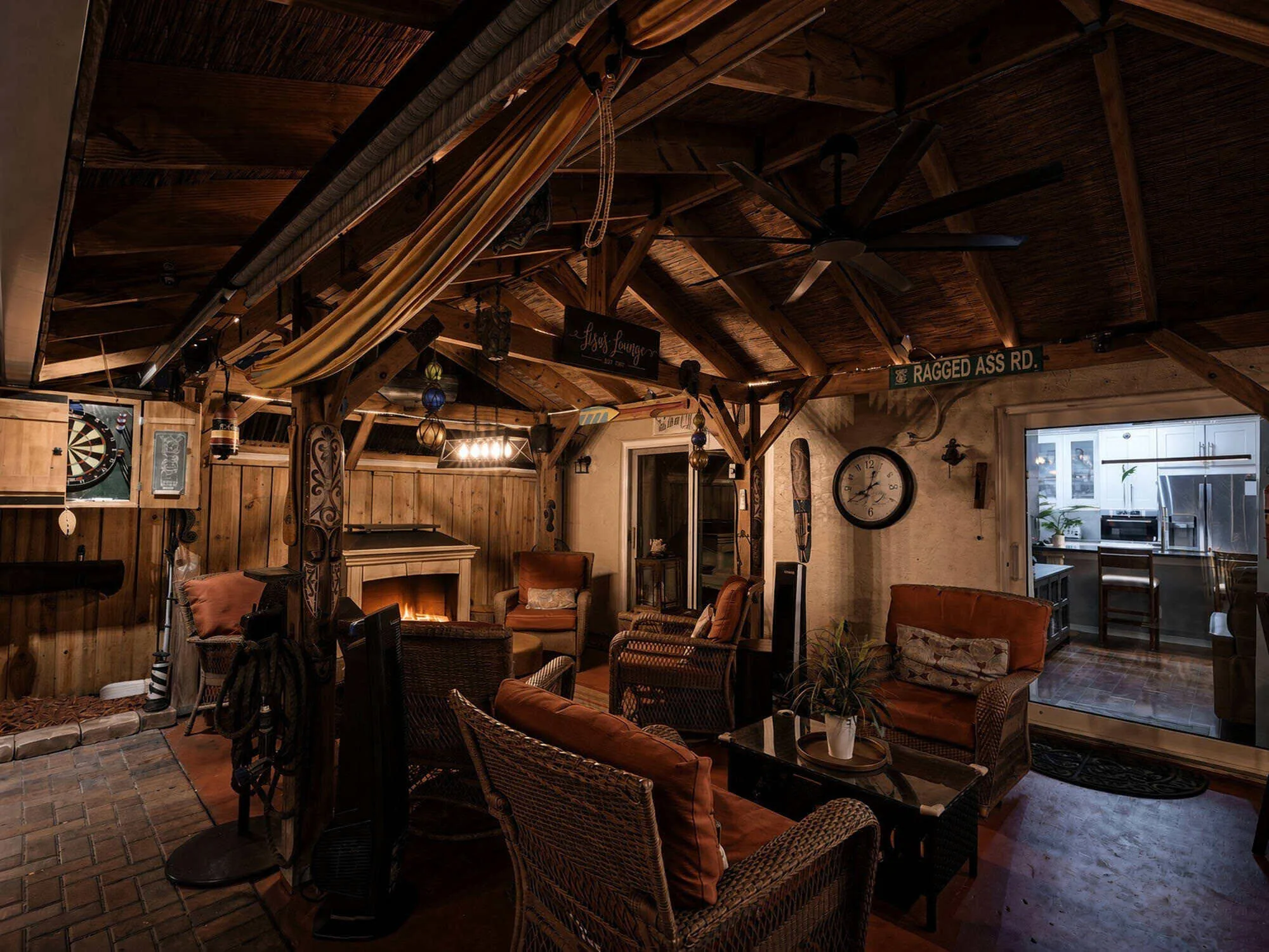 8 Backyard Bar and Grill (14)