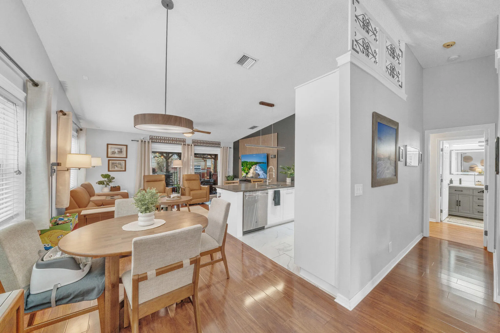 5 Dining Area