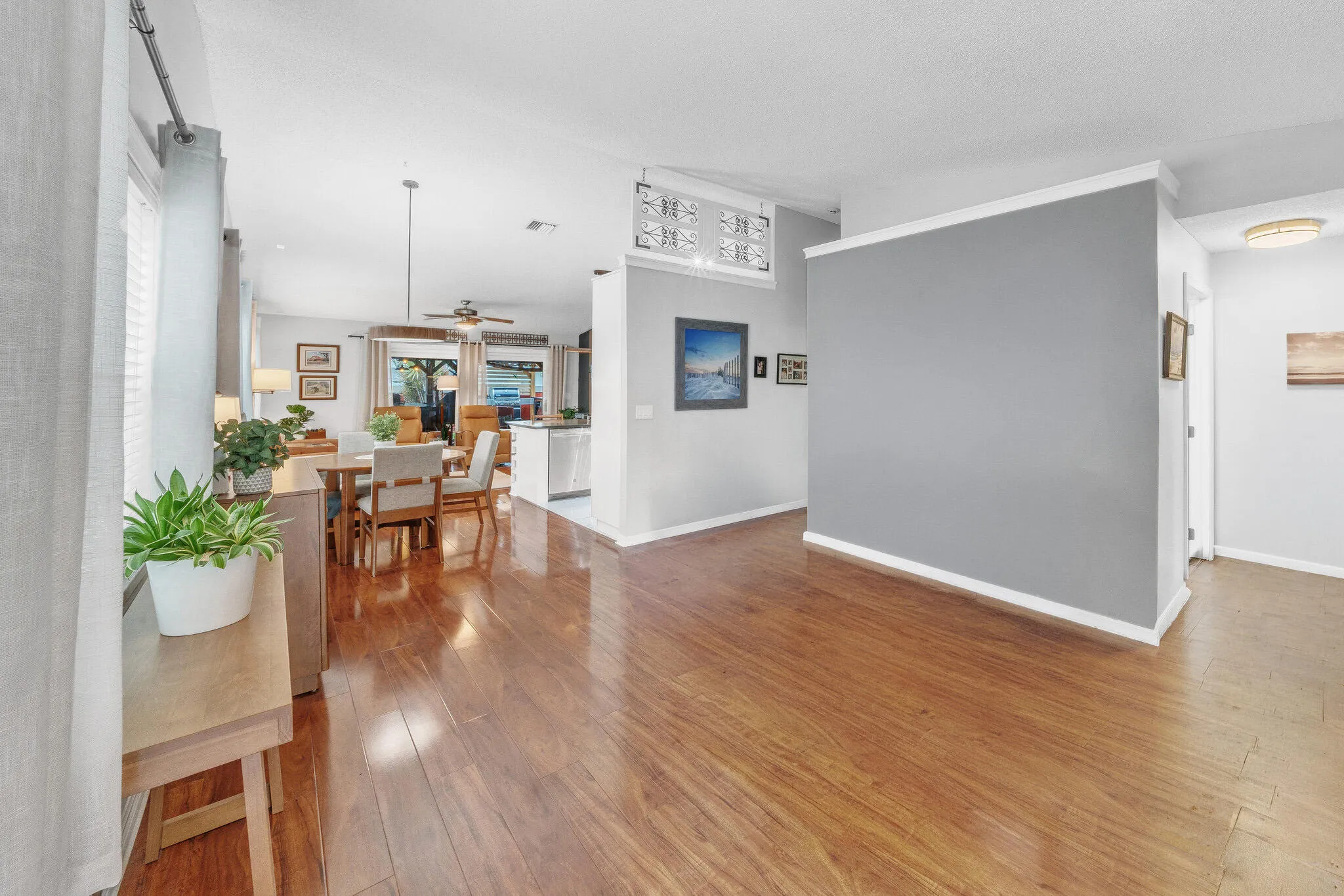4 Living Area