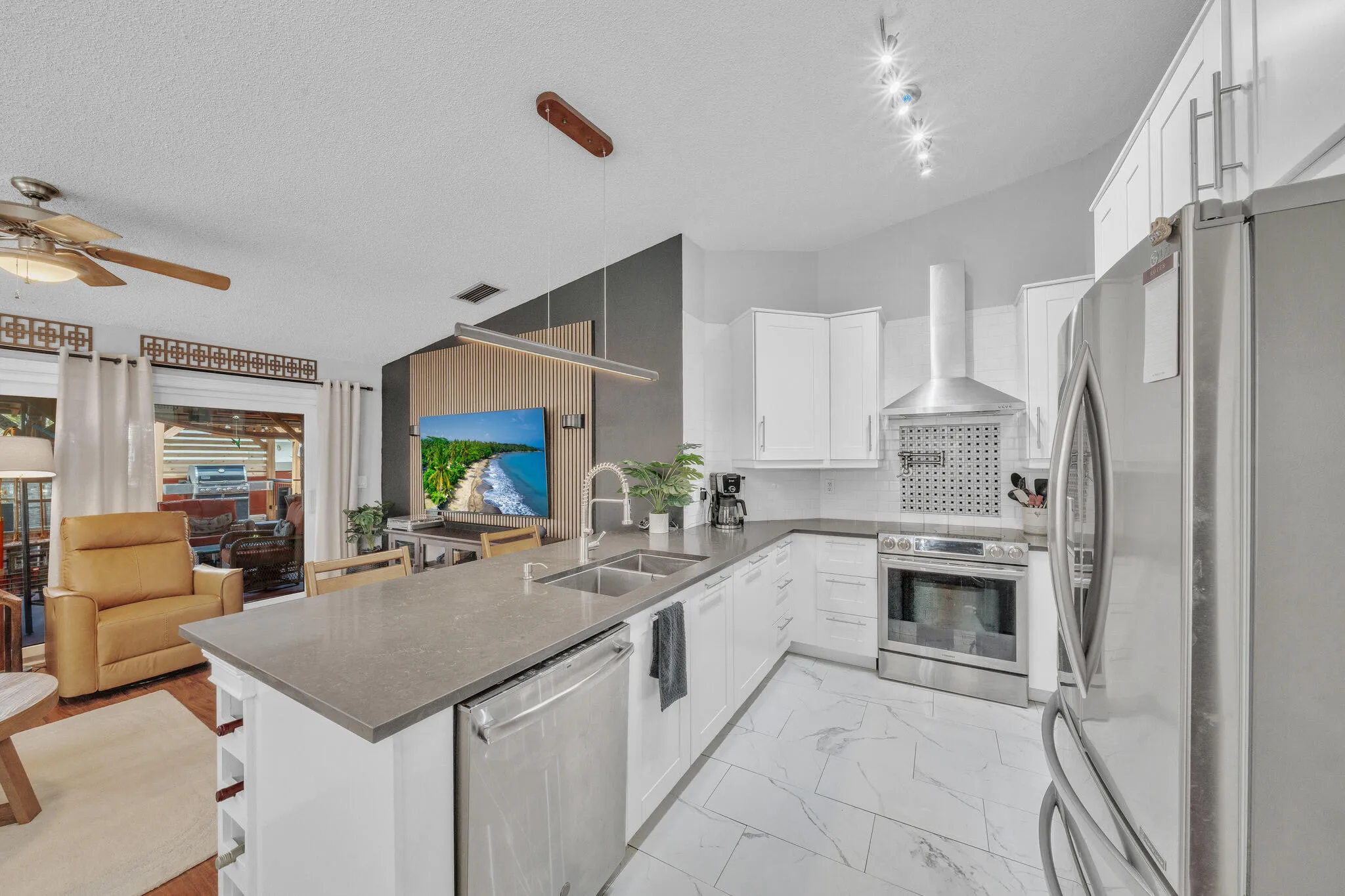 6 Kitchen (2)