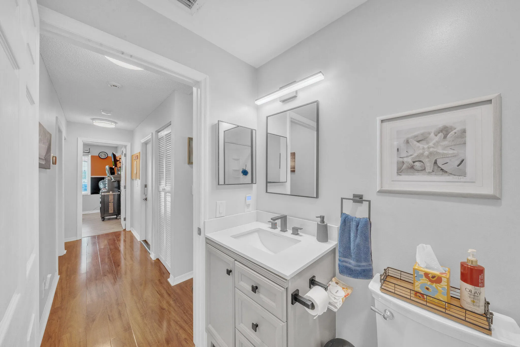 23 Guest Bathroom (2)