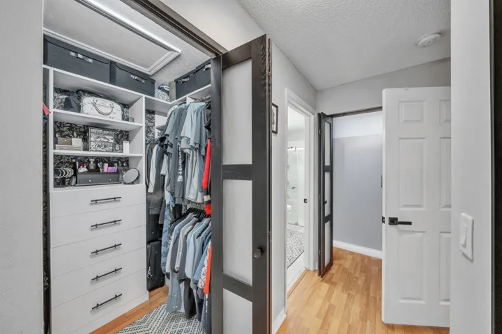 15 Primary Closet