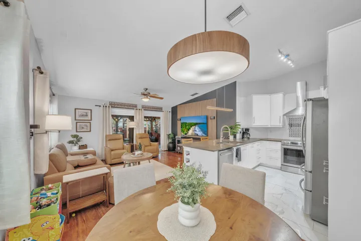 6 Kitchen (1)