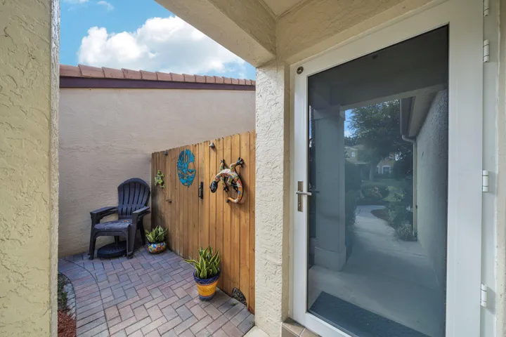 2 Entryway (2)