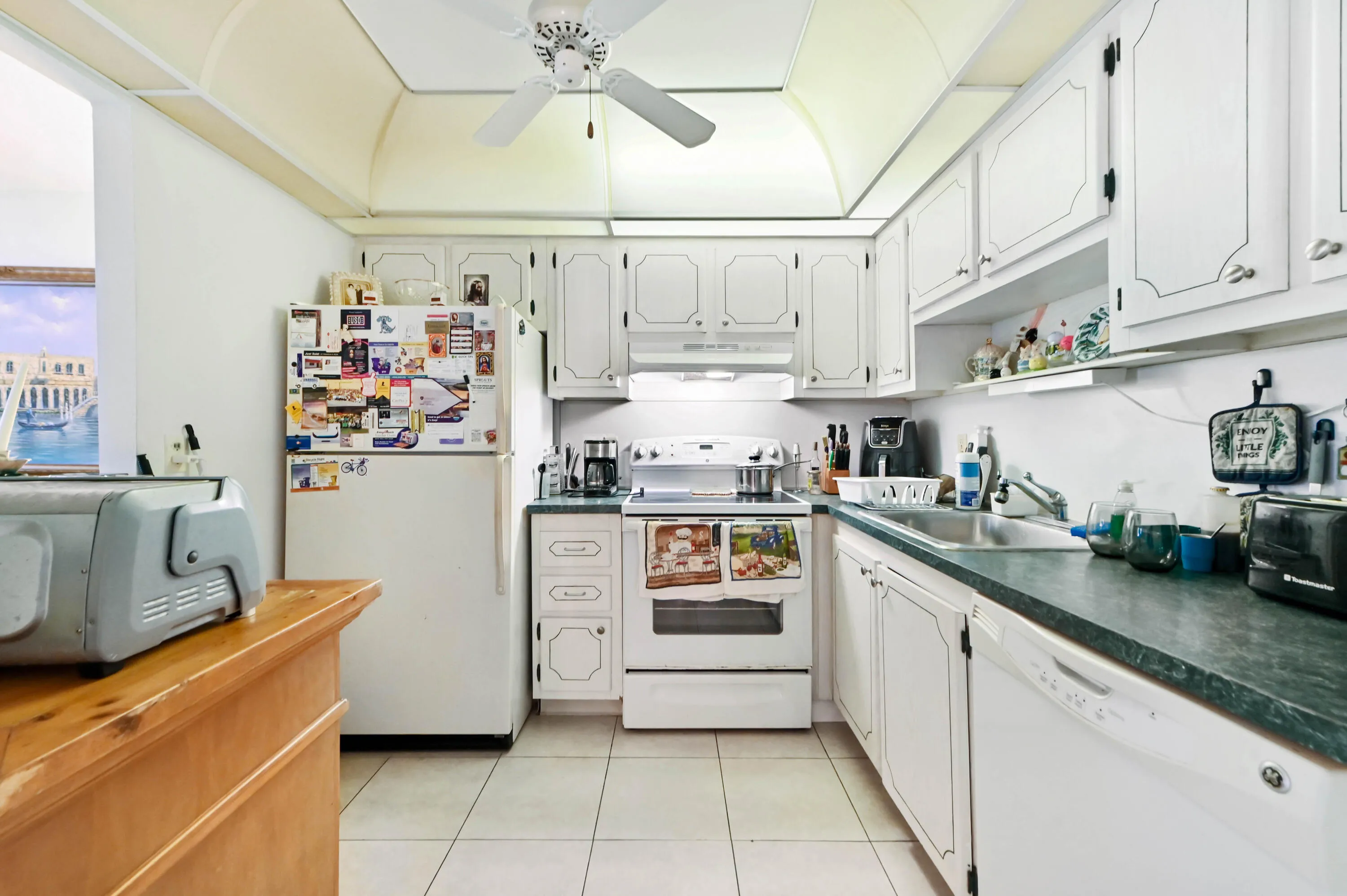10 Kitchen 01
