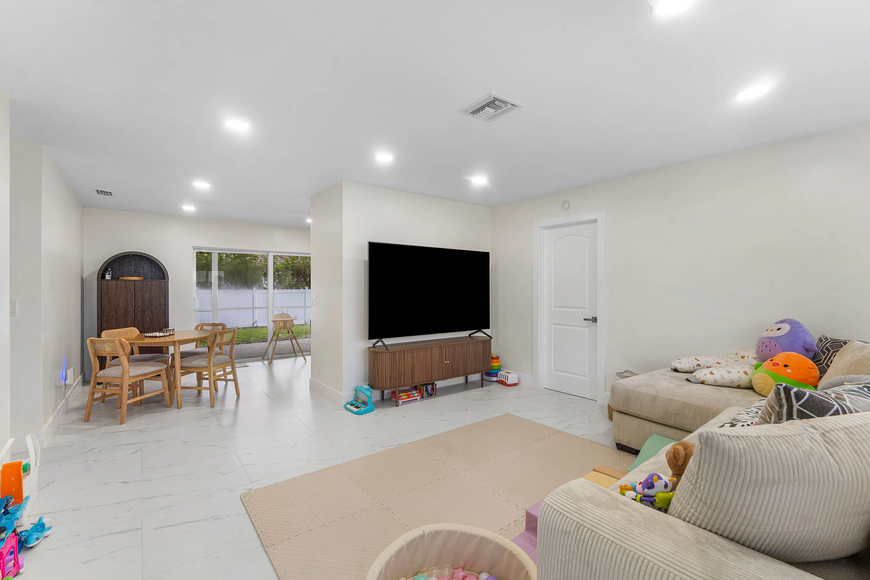039-2350NikiJoLane-WestPalmBeach-FL-3341