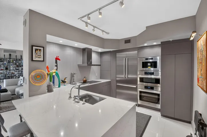 Breathtaking Showpiece Kitchen