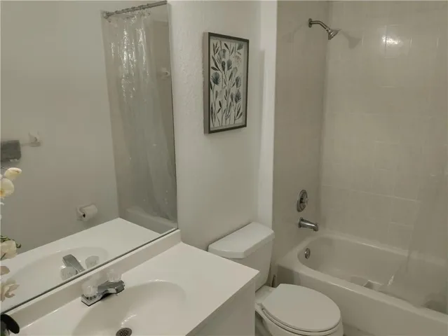 Photo 32