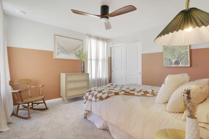Coral bedroom, fourth angle