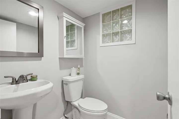 Guest half bath