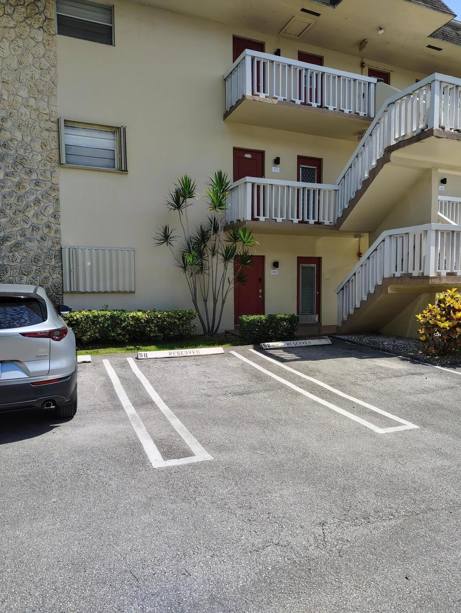 LAUDERHILL EAST PARKING