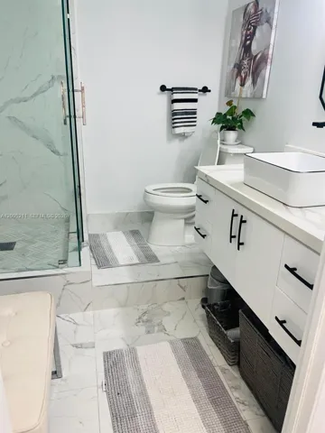 2nd Bathroom