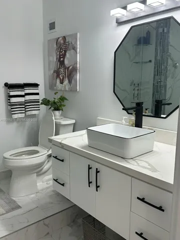 2nd Bathroom