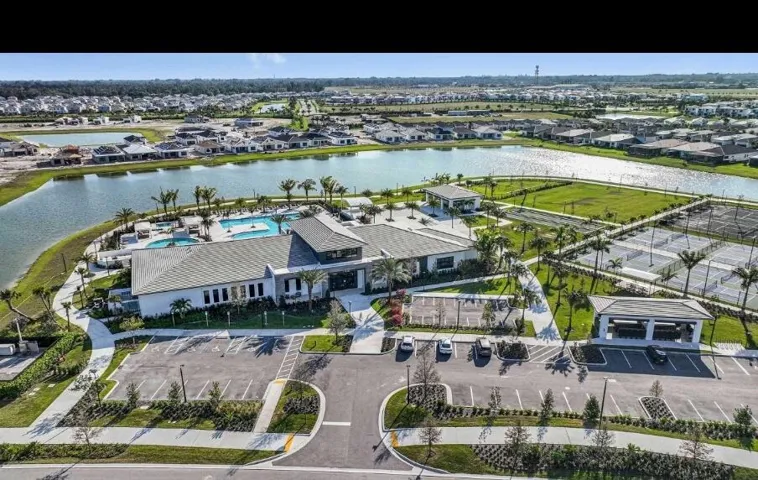 Cresswind Clubhouse1