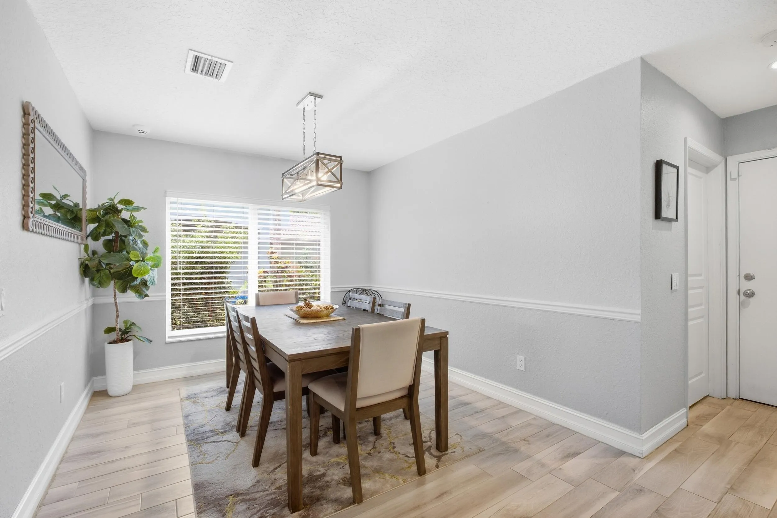 Formal Dining