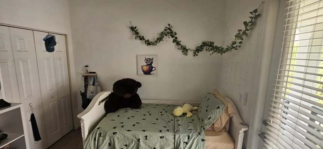 1000410925