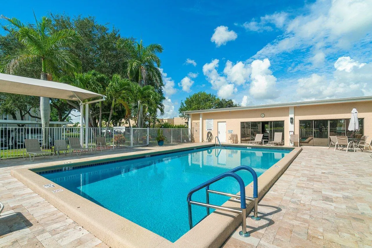 Side Clubhouse Pool