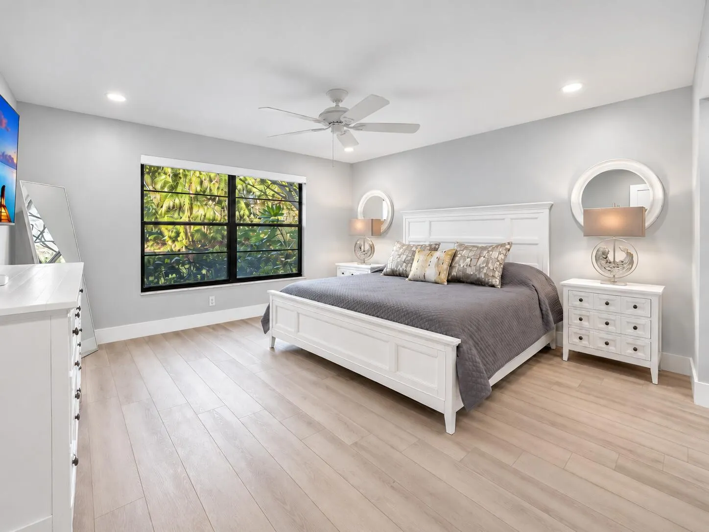 Primary Bedroom 105D (2)
