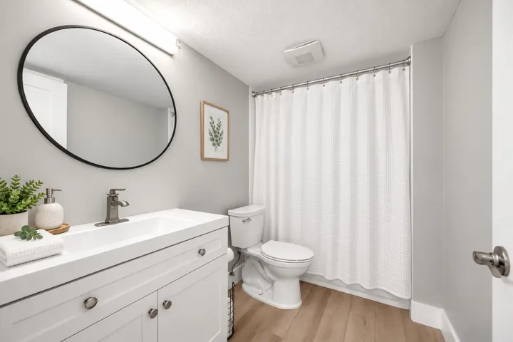 Second Bathroom 105D 26