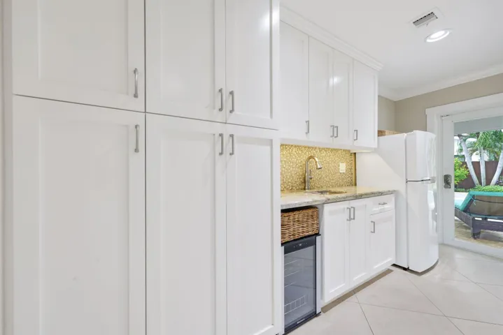 Walk In Pantry