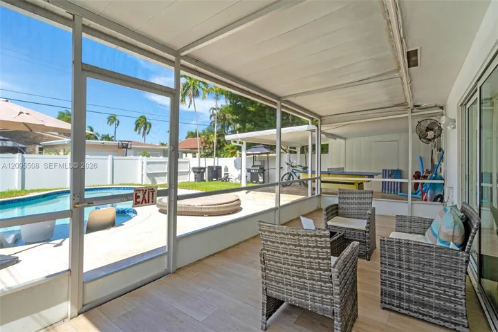 Photo 33