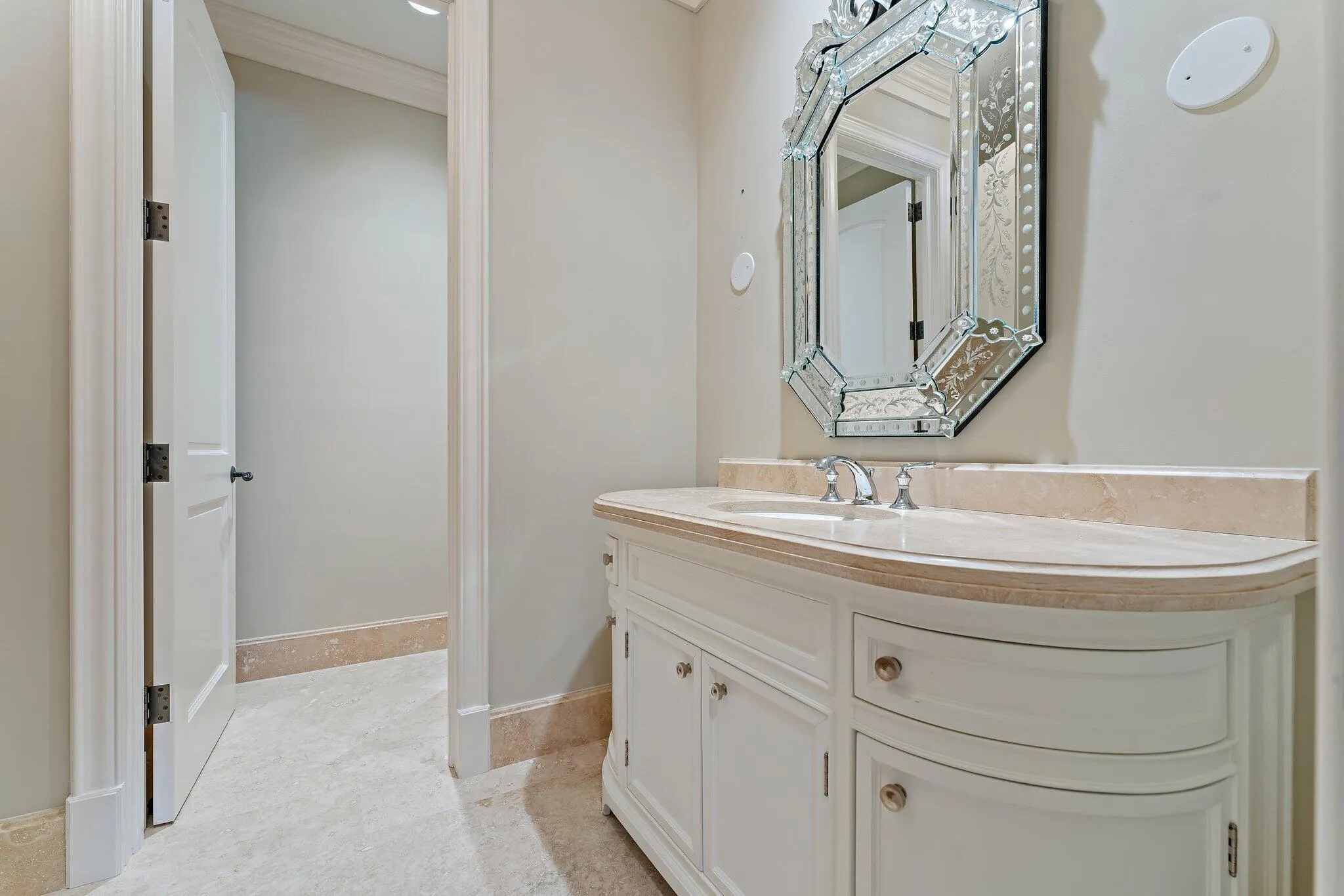 Bath in Guest VIP Suite