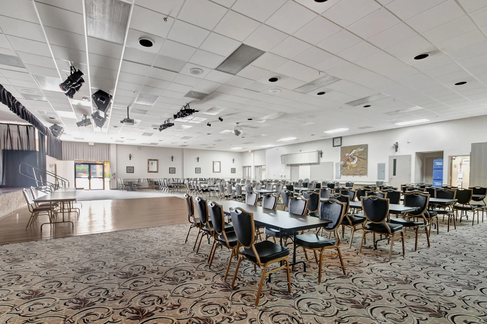 57-web-or-mls-Lucerne Pointe main clubho