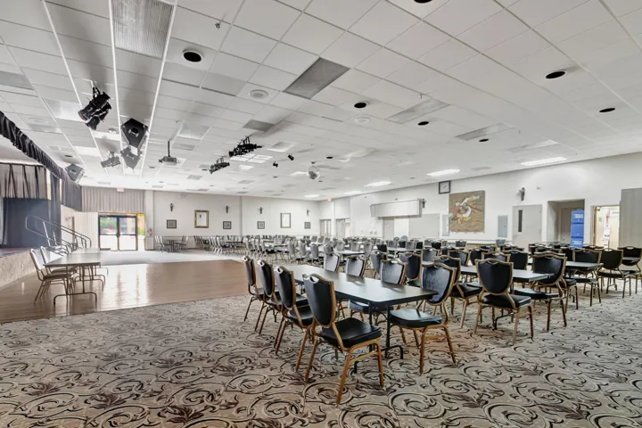 57-web-or-mls-Lucerne Pointe main clubho