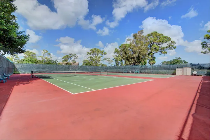 51-web-or-mls-Lucerne Pointe main clubho
