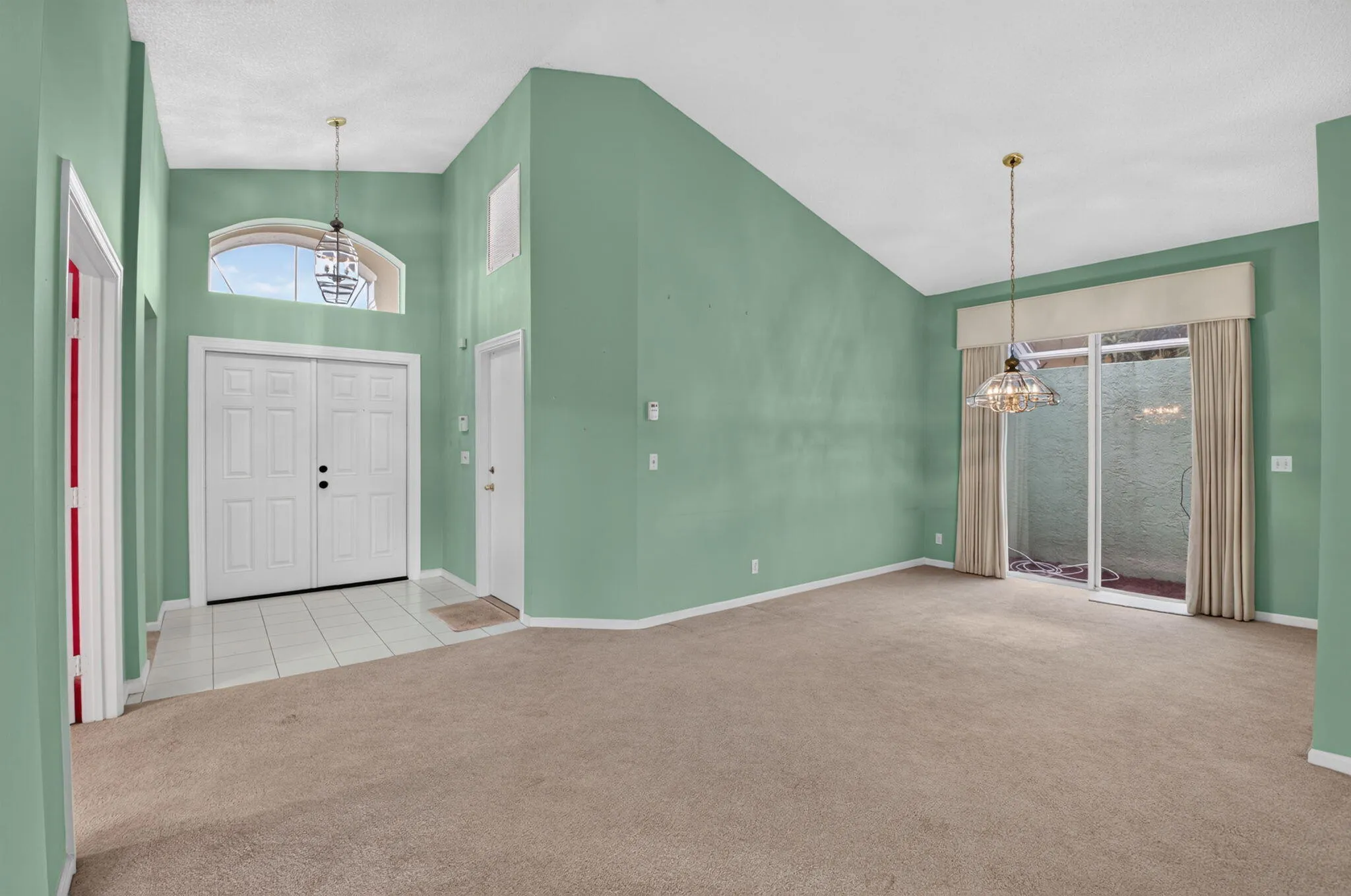 Vaulted ceilings, open floor plan