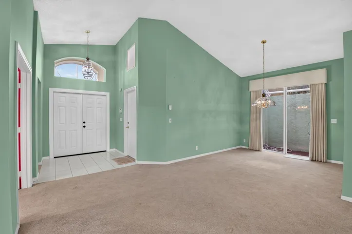 Vaulted ceilings, open floor plan