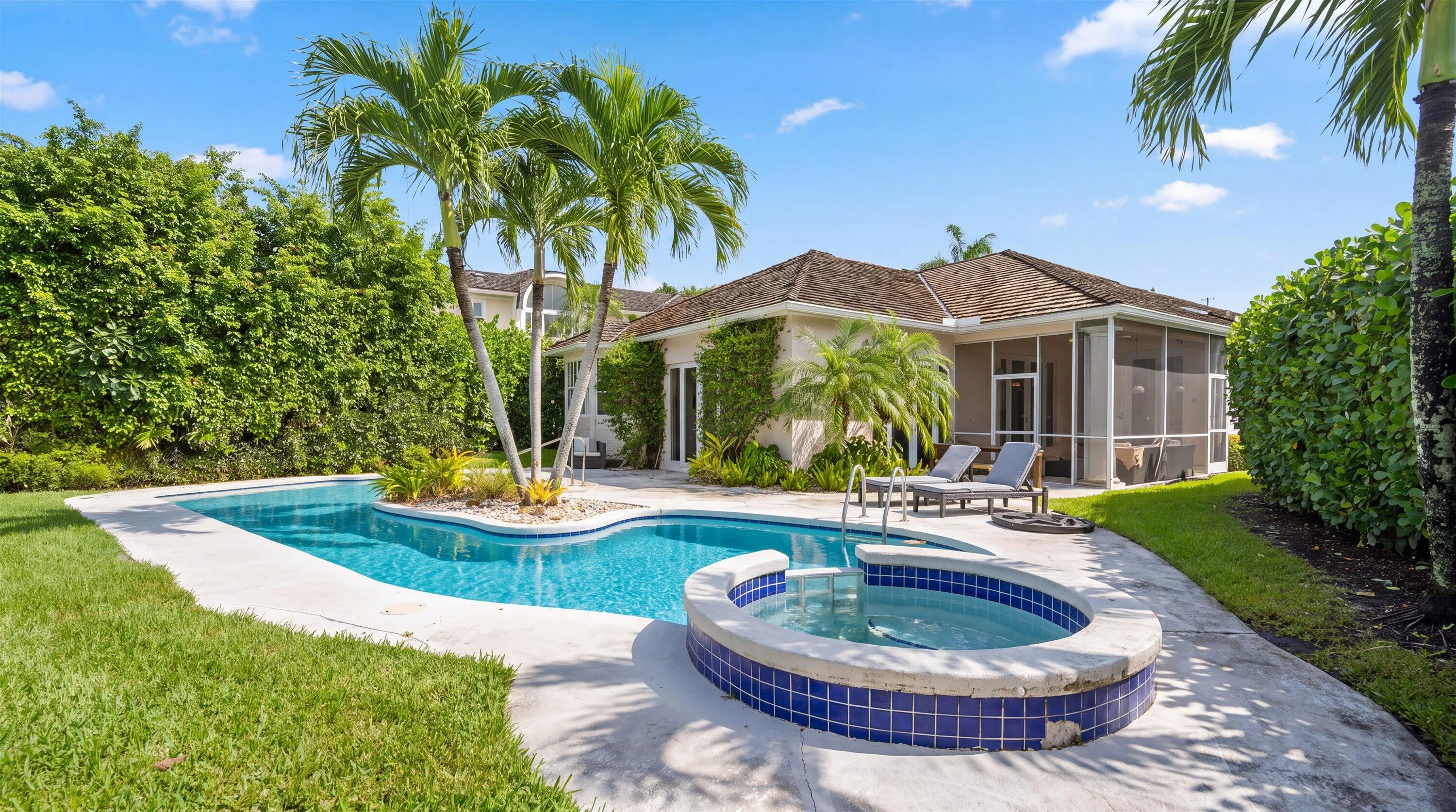 36-2443 Muir Cir