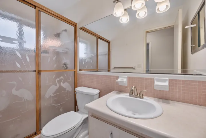 22-print-Primary bathroom