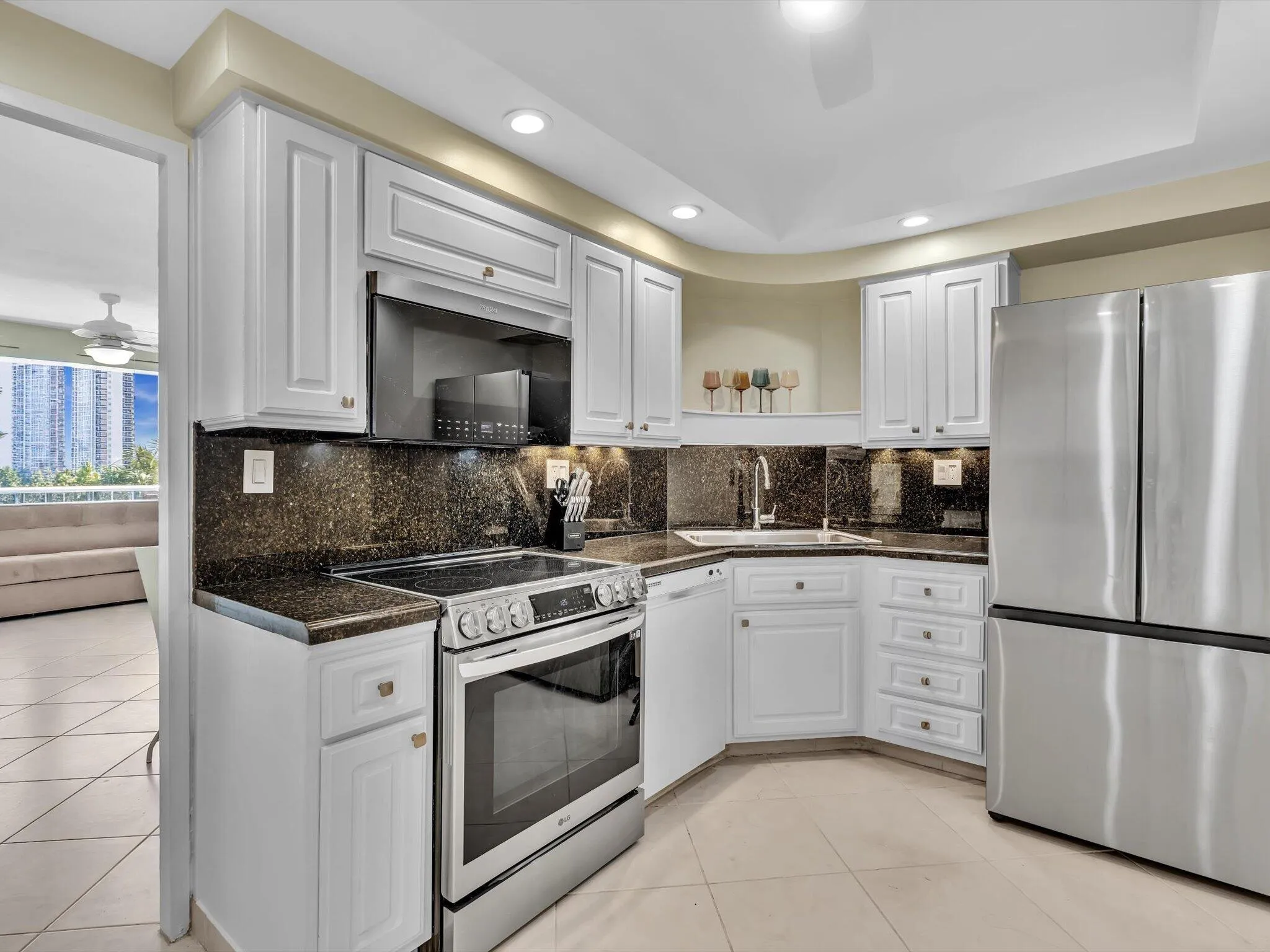 Roomy kitchen