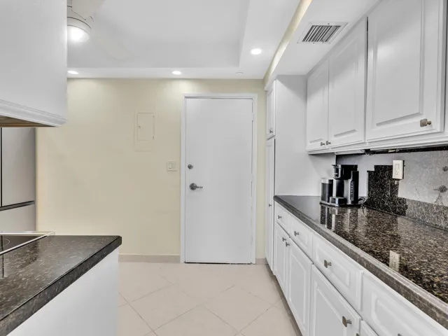 Kitchen entrance