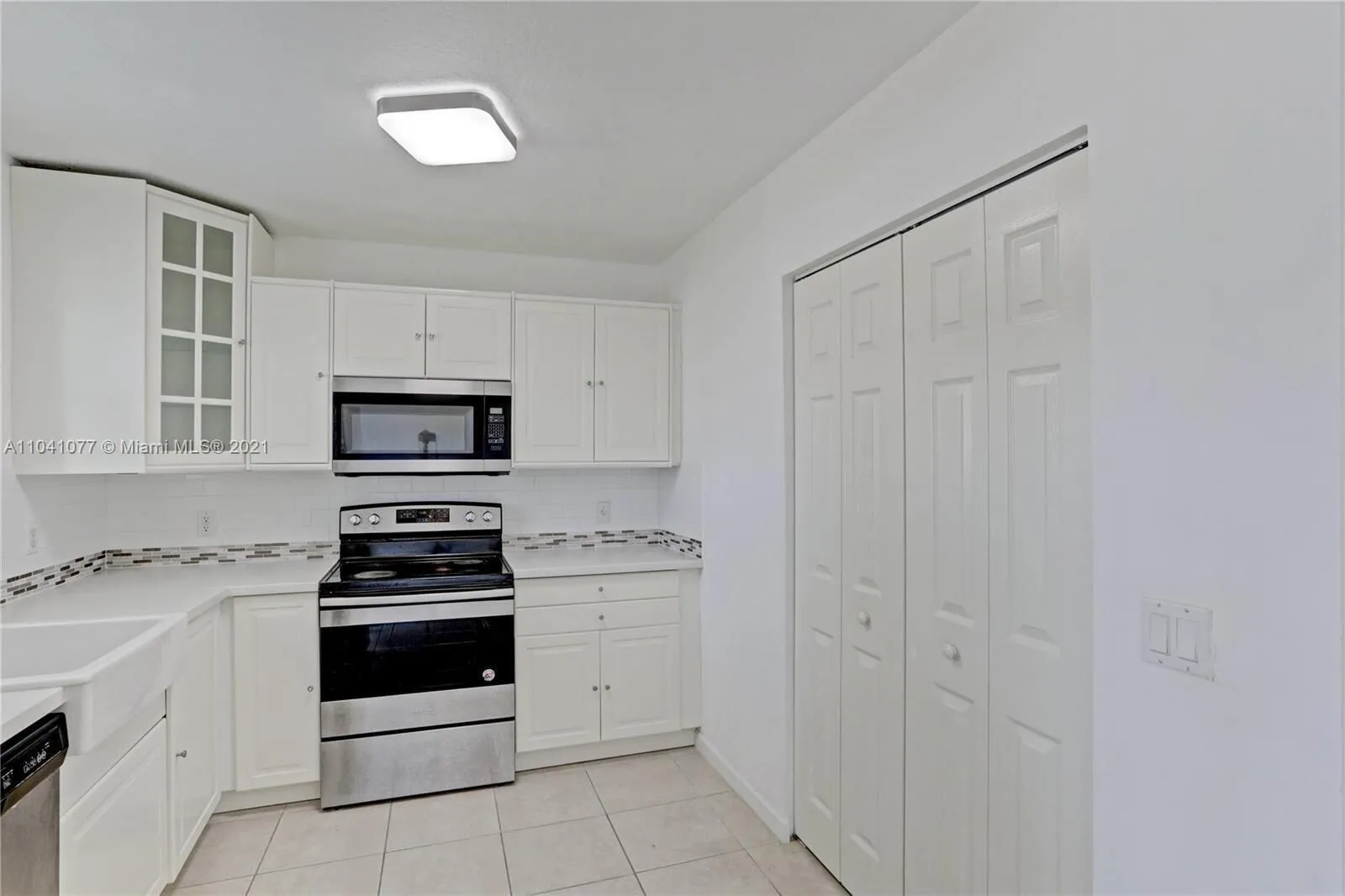 250 kitchen 3