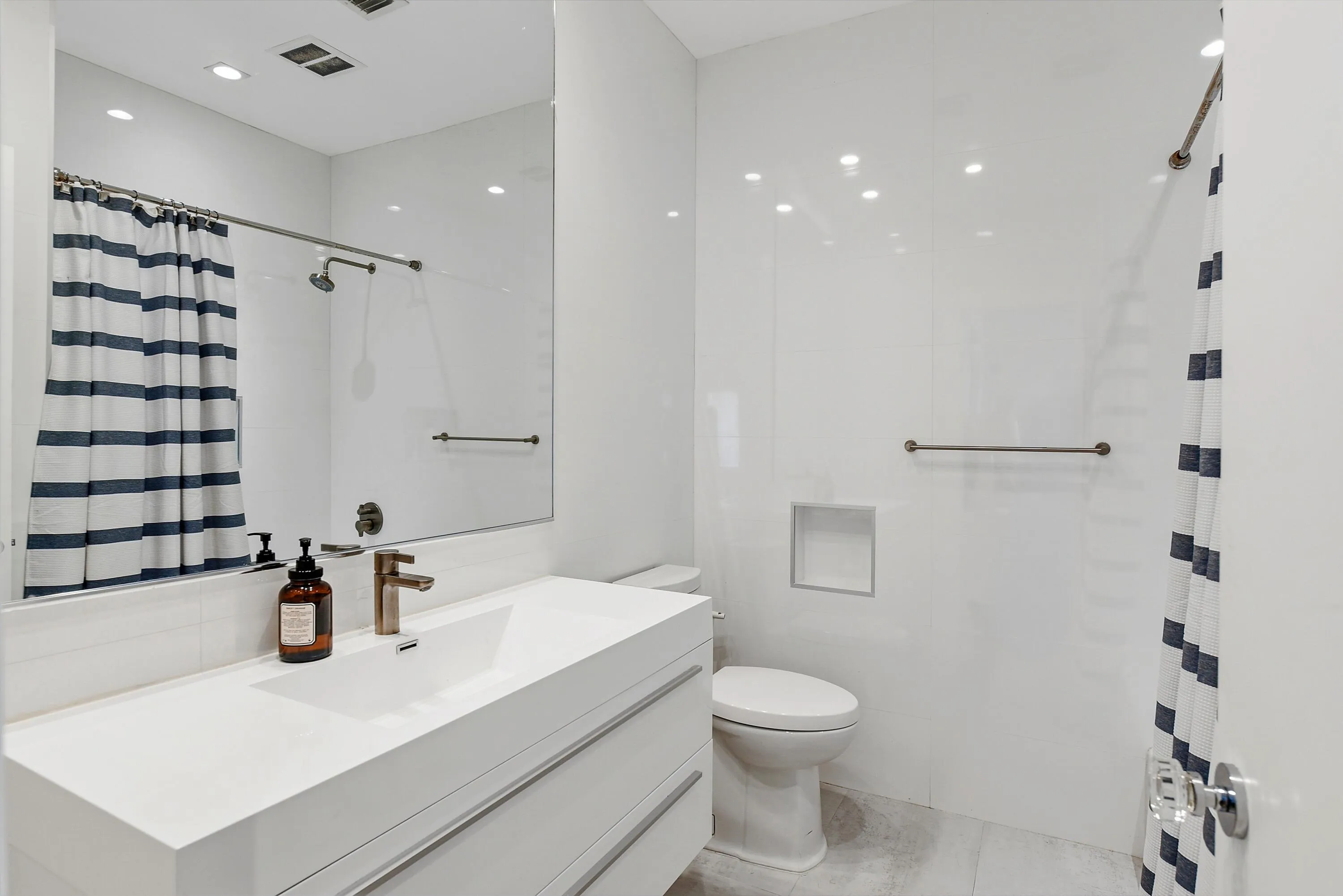 en suite bathroom
